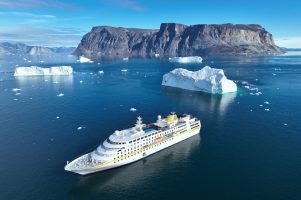 MSHamburgUummannaqandicebergs_10